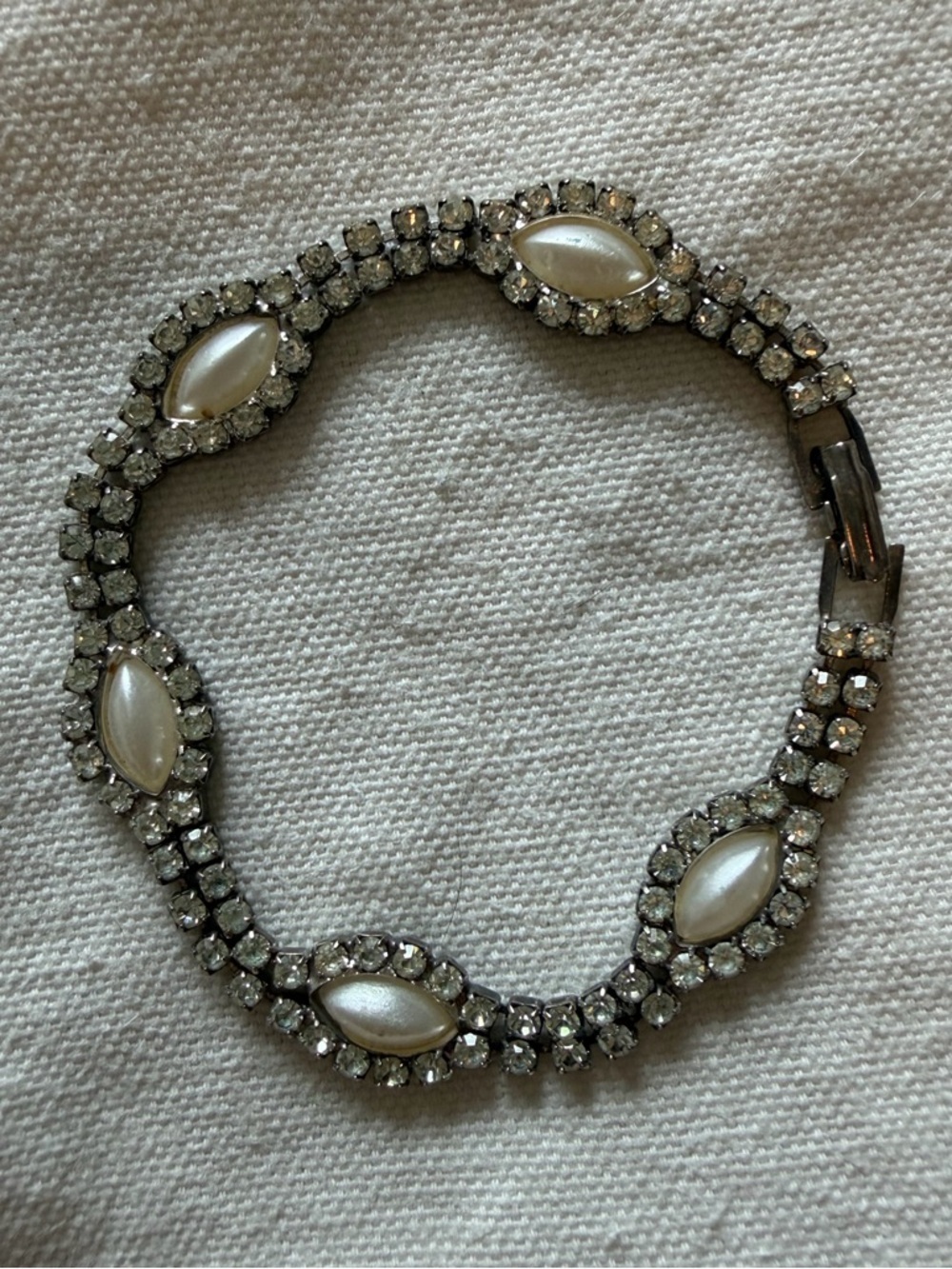 Beautiful Vintage Pearl Marquis Cabochon & Rhinestone Bracelet Bling Sparkle